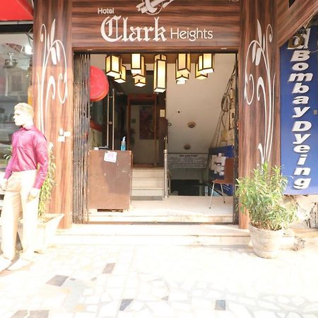 Hotel Clark Heights Nueva Delhi Exterior foto