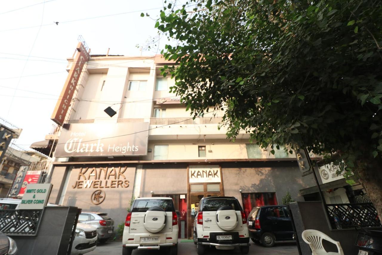 Hotel Clark Heights Nueva Delhi Exterior foto