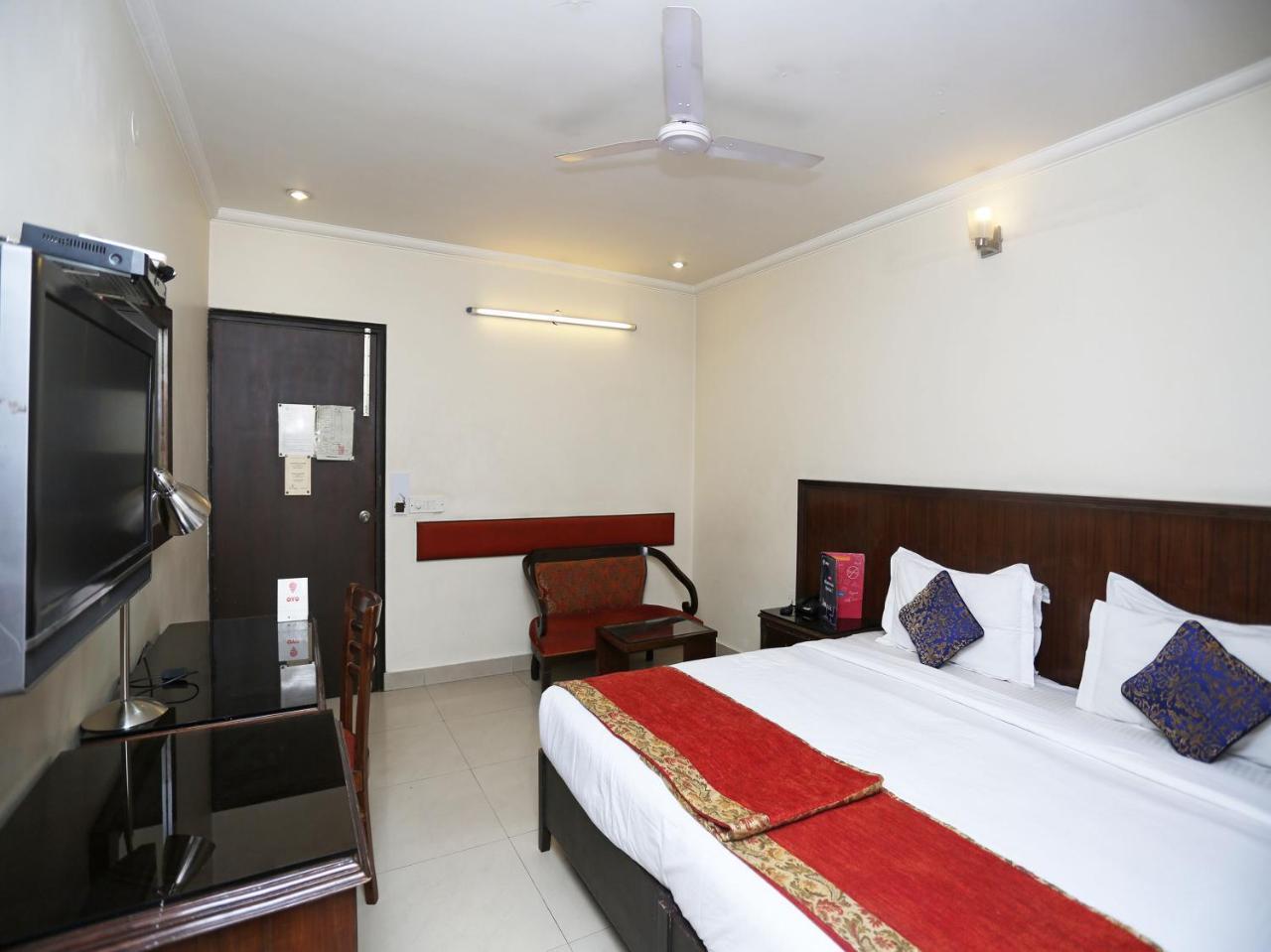 Hotel Clark Heights Nueva Delhi Exterior foto