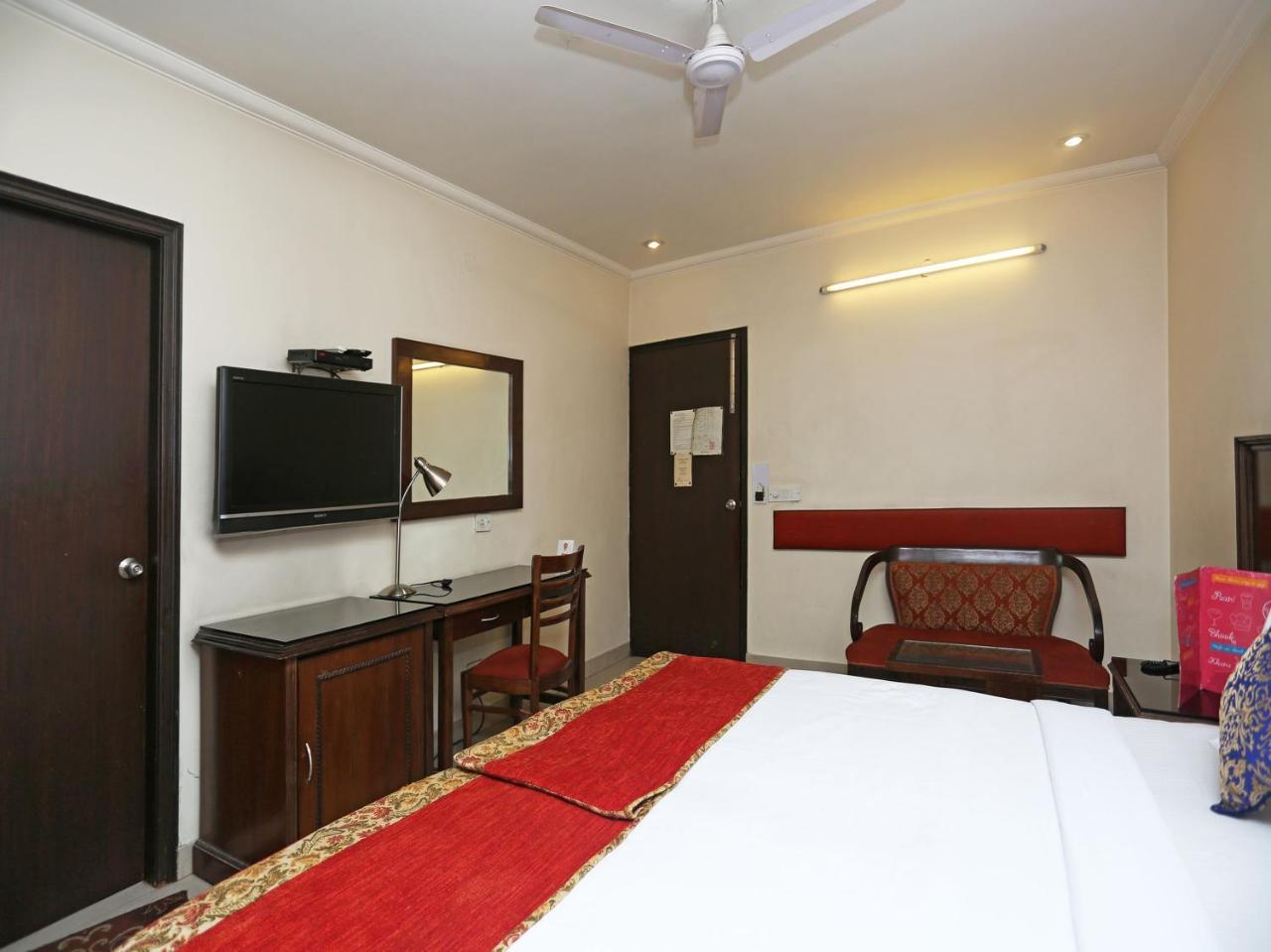 Hotel Clark Heights Nueva Delhi Exterior foto